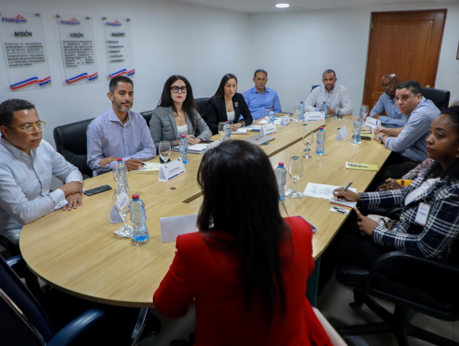 Desarrollo Empresarial de Promipyme y IIBI sostienen reunión de colaboración